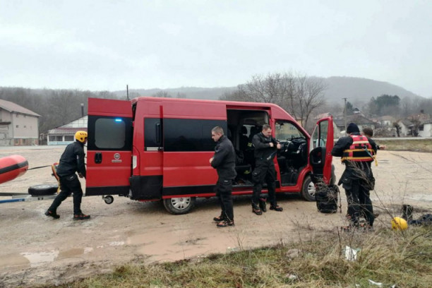 MUP Srbije poslao specijalističke timove za spasavanje iz ruševina u Tursku (VIDEO)