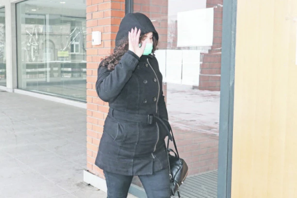 DRUGARICA KRIMINALACA RONILA SUZE! Svi detalji sa suđenja - POLICAJKA SE TRESLA ŠTO MORA U ZATVOR!