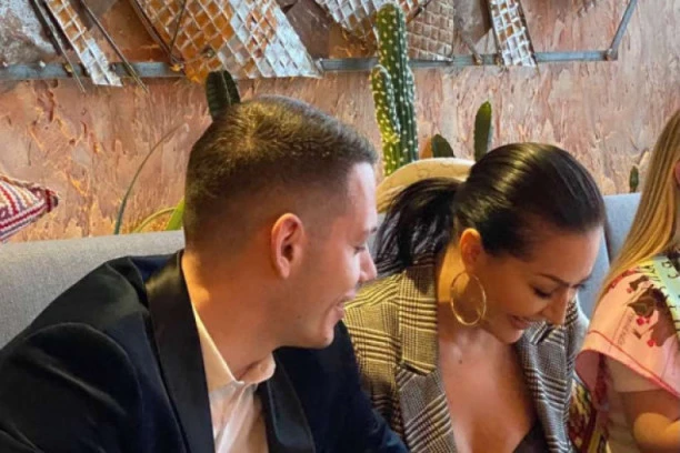 (FOTO) FANOVI GORE OD ŽELJE DA OVO SAZNAJU: Pogledajte kako izgleda majka Cecinog dečka Bogdana!