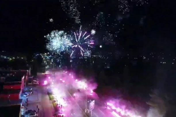 (VIDEO) Podgoričani napravili SPEKTAKL: Veličanstven vatromet u Crnoj Gori pred Srpsku Novu godinu