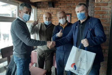 VELIKA ČAST ZA SRPSKU FEDERACIJU KOMPANIJSKOG SPORTA: Đoković počasni predsednik na predlog Velizara Đerića!
