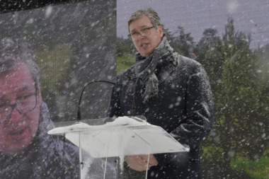 VUČIĆ: Ne zanima me ko je na VLASTI! Ponosan sam na GONDOLU! ČITAJTE U SRPSKOM TELEGRAFU!