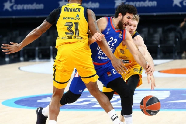 EFES HOĆE TROFEJ EVROLIGE: Vasa Micić DOBIO NBA POJAČANJE!