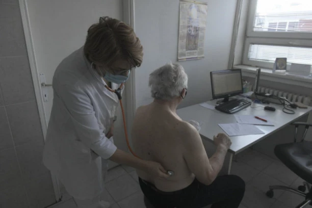 (FOTO, VIDEO) PROVERILI SMO KAKO IZGLEDA VAKCINACIJA U SRBIJI: Evo šta poručuju Beograđani!