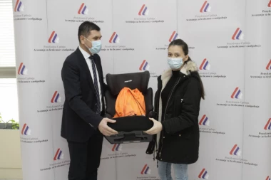 (FOTO) ISKRENO, NISAM VEROVALA! PRESREĆNA SAM! REPUBLIKA DRŽI REČ - Dodelili smo sedišta našim čitaocima!