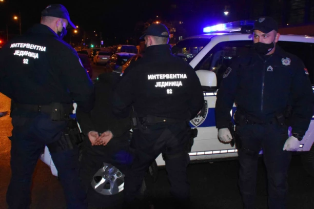 MINISTAR VULIN NOĆ PROVEO NA ULICAMA BEOGRADA SA INTERVENTNOM! Oni su ponos srpske policije! DOLAZE KAD JE NAJTAŽE I TAMO SU GDE JE NAJGORE!