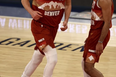 BOLESNE BROJKE: Jokićev saigrač ispisao istoriju NBA lige!