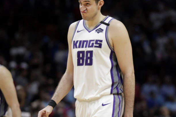 NOVI PORAZ SAKRAMENTA: Bjelica iskoristio svaki minut!