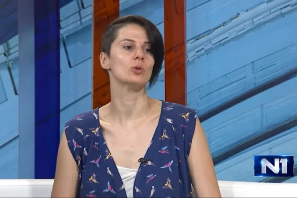 PSIHOLOŠKINJA PROLUPALA: Predviđa GRAĐANSKI RAT, a N1 to promoviše!
