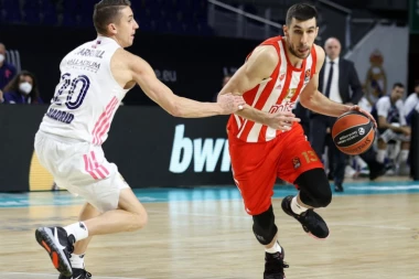 CIRKUS: Evo zbog čega je kasnio duel Mornara i Zvezde!