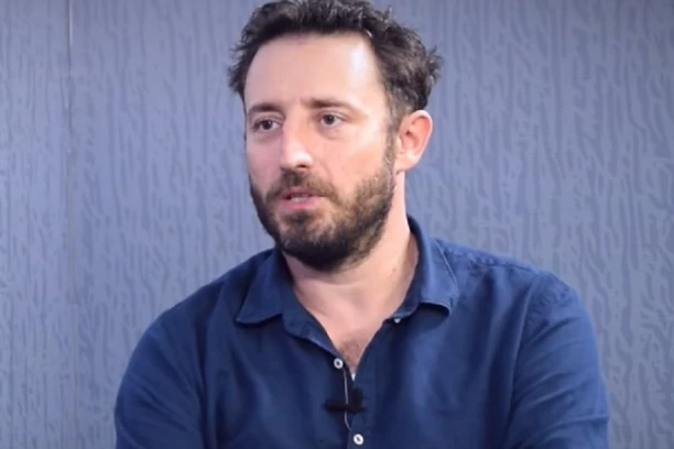 ZAVIRITE U DOM IZ RAJA NIKOLE ĐURIČKA: Glumac u Americi živi kao u časopisu, luksuz na sve strane! (FOTO)