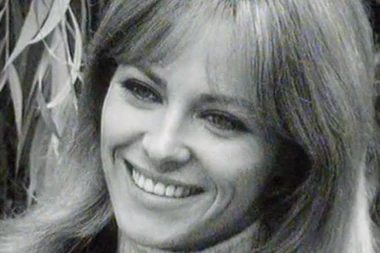 Preminula čuvena svetska lepotica koja je bila u vreloj avanturi sa ŽESTOKIM MOMKOM IZ SRBIJE!