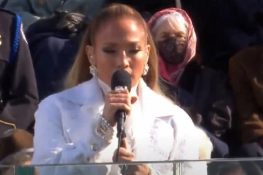 DŽENIFER LOPEZ I BEN AFLEK UHVAĆENI NA ROMANTIČNOJ VEČERI: Svi su očekivali sreću, ali par izgleda RAZOČARANO! (FOTO/VIDEO)