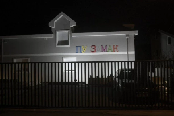 (FOTO, VIDEO) PSIHOPATE, ZA NJIH JE ROBIJA! Izjave roditelja dece iz OZLOGLAŠENOG VRTIĆA: DECA PLAČU, A UZIMAJU NAM PARE!