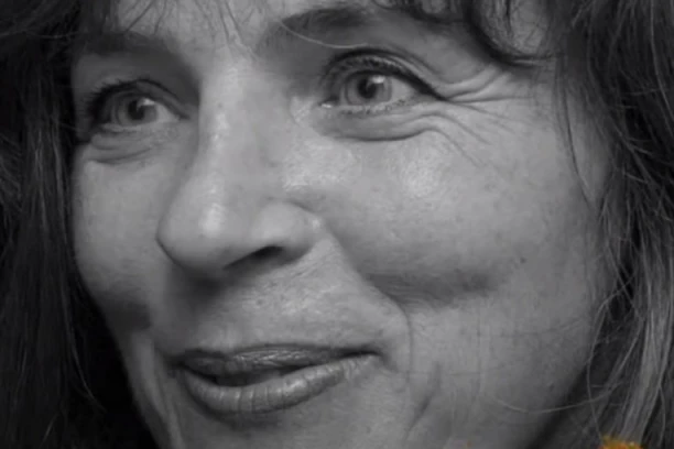 ODREKLI JE SE JER JE VOLELA SRBINA! Pretili joj smrću, oduzeli svu imovinu: MORALA JE DA POBEGNE U AMERIKU!