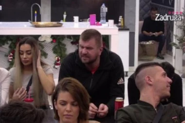 (VIDEO) PRESEDAN U BELOJ KUĆI! Janjuš izjavio ljubav zadrugarki za koju ste se najmanje nadali: ONA ZANEMELA OD ŠOKA!