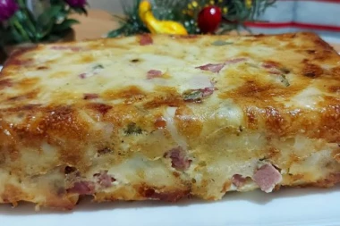 (RECEPT) Pravi obrok za večeru, a može i za doručak: Testenina sa šunkom i pavlakom prelivena sosom od pečuraka