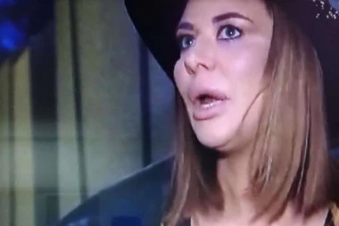 (FOTO) ANA NIKOLIĆ BATALJUJE PEVANJE: Šlogiraćete se kad vidite čime će se sad baviti!