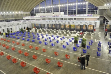 (FOTO) VAKCINACIJA NA BEOGRADSKOM SAJMU: Pogledajte kako izgleda hala 3!