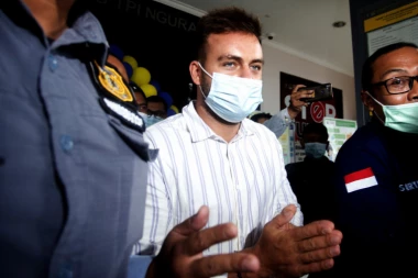 NAPRAVIO ŽURKU U SRED PANDEMIJE: Indonezija deportovala Rusa koji je prekršio mere protiv korone!