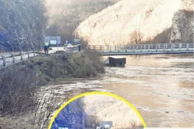 JEZIVO SAMOUBISTVO U BISTRICI KOD PRIJEPOLJA! NAMERNO SE SURVAO  AUTOMOBILOM U LIM!