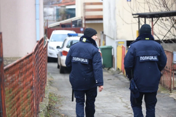 (FOTO, VIDEO SA MESTA ZLOČINA) Ovde je BRUTALNO UBIJEN Dragan sa Zvezdare: Vrištao i dozivao pomoć, a onda ga monstrum ZAKLAO!