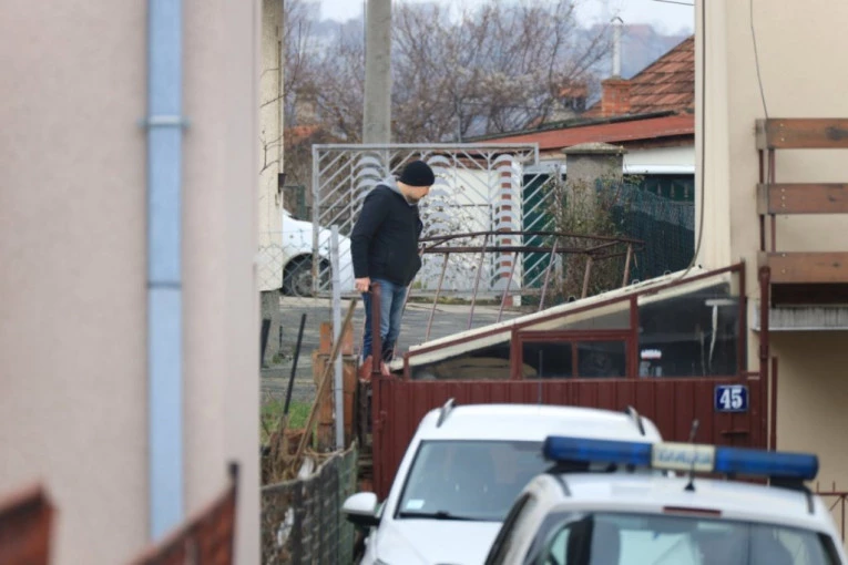 MLADIĆ (21) UHAPŠEN ZBOG MUČENJA I ZLOSTAVLJANJA! Pretio ubistvom i pucao na kuću u kojoj živi žrtva!