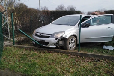 (FOTO, VIDEO) KAKAV KARAMBOL! Opljačkao pumpu, ukrao automobil, bežao od policije, napravio saobraćajnu nesreću i nestao sa lica mesta!