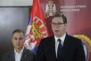 (VIDEO) Predsednik Vučić se obratio javnosti: PRIPADNICIMA VOJSKE OZBILJNO POVEĆANJE PRIMANJA