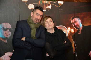 POPULARNI SASTAV NASTUPA U JEKU PANDEMIJE! Negativ pravi koncert usred korone, Ivana poručuje:  Publika neka se grli i ljubi!