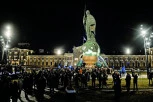 MRZITELJI POLUDELI ZBOG STEFANA NEMANJE: Opozicija i njeni mediji DOČEKALI NA NOŽ spomenik velikanu