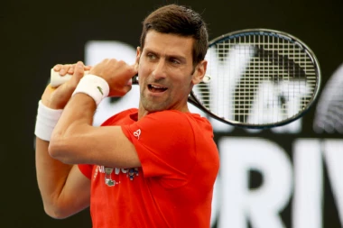 ĐOKOVIĆ I EKIPA PONOVO U OPASNOSTI: Zbog radnika u "korona-hotelu" AO POD PRETNJOM, SVIH 500 UČESNIKA I RADNIKA PONOVO U KARANTINU!