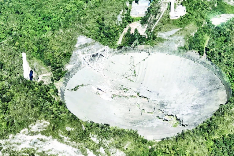 VANZEMALJCI SRUŠILI MEGATELESKOP? Neverovatno otkriće naučnika u Portoriku šokiralo planetu