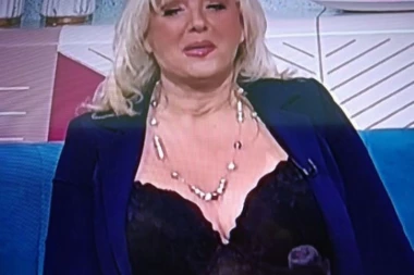 (FOTO) MAŠALA! Vera Matović u emisiji u ČIPKANOM BODIJU SA DEKOLTEOM DO PUPKA!