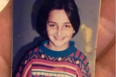 (FOTO) DA LI JE PREPOZNAJTETE? Danas je zvezda regiona, a ovako je izgledala u detinjstvu!