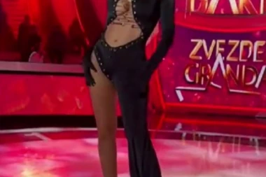 (FOTO) OTKRIVENO ODAKLE KARLEUŠI MINIJATURAN STRUK, A NE VEŽBA: Prevara veka, bićete u neverici kad vidite šta radi, a pogotovu u SNU!