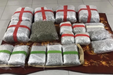 VELIKA ZAPLENA DROGE U UMCI: Policija uspešnom akcijom razotkrila dva dilera i sklonila ih sa ulica
