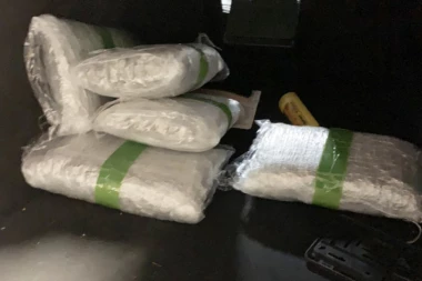 Pao Srbin zbog 37 kilograma droge! NARKOTIKE PREVOZIO KAMIONOM, A REKAO POLICIJI DA NIJE NJEGOVO!