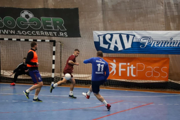 SOCCER ZLATNA LIGA: Čistoća POTUKLA Vodovod!