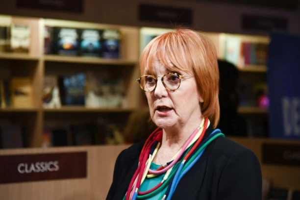 VEDRANA RUDAN OPLELA PO BIVŠEM SUPRUGU: Razvela se posle 30 godina braka, pa šokirala: "On misli da je OPLODIO 50 godina mlađu"!