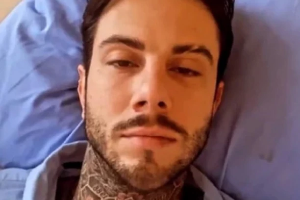 FILIP SE OGLASIO POSLE OPERACIJE: Kod kuće sam, imam bolove...