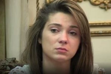 UČESNICA RIJALITIJA TEŠKO BOLESNA: Boluje od ŠIZOFRENIJE koju je nasledila od majke!