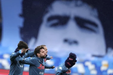 UDARNA VEST: Ogromna avionska DRAMA, as Napolija preživeo PAKAO!