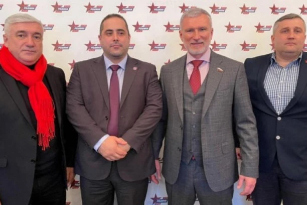 (FOTO)  Naše prijateljstvo se ne zasniva samo na rečima: Ruski i srpski desničari stvorili snažno savezništvo!