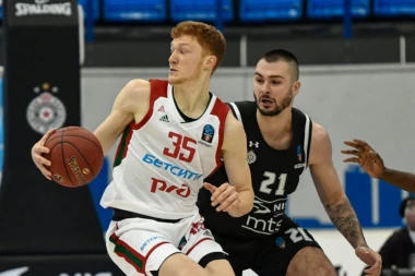 LOKOMOTIVA ZARIBALA U PARIZU! Sada sve visi u vazduhu!