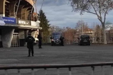 ŽANDARMERIJA PRETRESLA HUMSKU! Evo šta je pronađeno na stadionu Partizana!