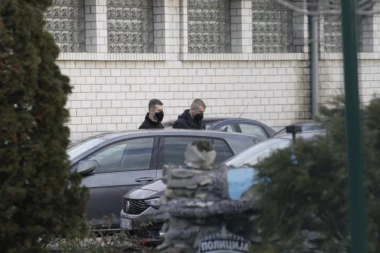 (FOTO) DESNA RUKA VELJE NEVOLJE: Ovako je uhapšen Marko Miljković!