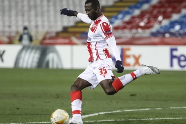 (VIDEO) DA LI JE RADNIK OŠTEĆEN? Zvezda povela posle SPORNE situacije! Sanogo je bio u DUBOKOM ofsajdu, ali je gol PRIZNAT