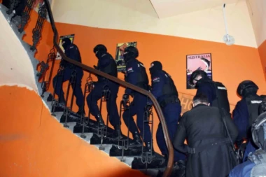 SVI VRAĆENI U KAMPOVE! Sprovedena akcija pronalaska iregularnih migranata!