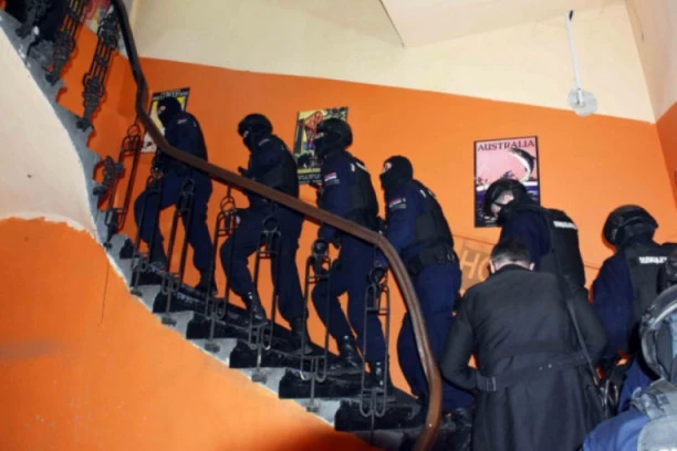 SVI VRAĆENI U KAMPOVE! Sprovedena akcija pronalaska iregularnih migranata!